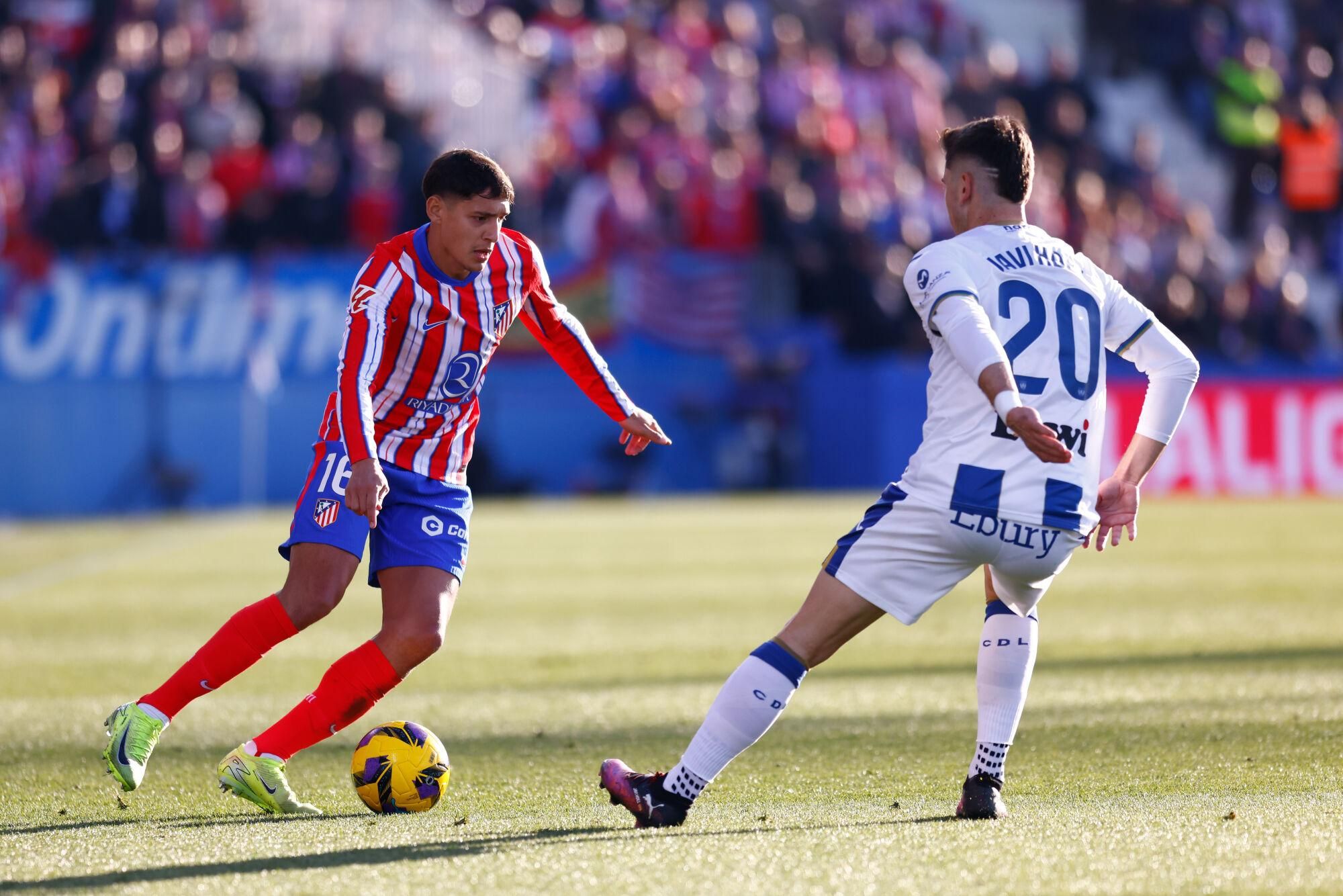 Nahuel Molina of Atletico de Madrid in action during the Spanish League, LaLiga EA Sports, football match played between CD Leganes and Atletico de Madrid at Butarque stadium on January 18, 2025, in Leganes, Madrid, Spain. AFP7 18/01/2025 ONLY FOR USE IN SPAIN. Dennis Agyeman / AFP7 / Europa Press;2025;SPAIN;SPORT;ZSPORT;SOCCER;ZSOCCER;CD Leganes v Atletico de Madrid - LaLiga EA Sports;