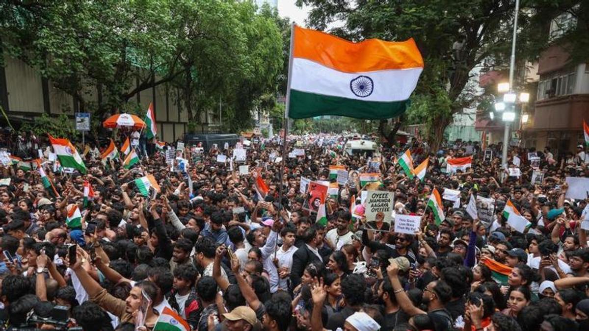 Un grupo de jóvenes en las protestas de la India