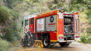 Los Bombers de Barcelona en un simulacro de incendio en Collserola