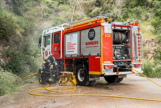 Barcelona activa la alerta por riesgo muy alto de incendios y refuerza los bomberos en Collserola