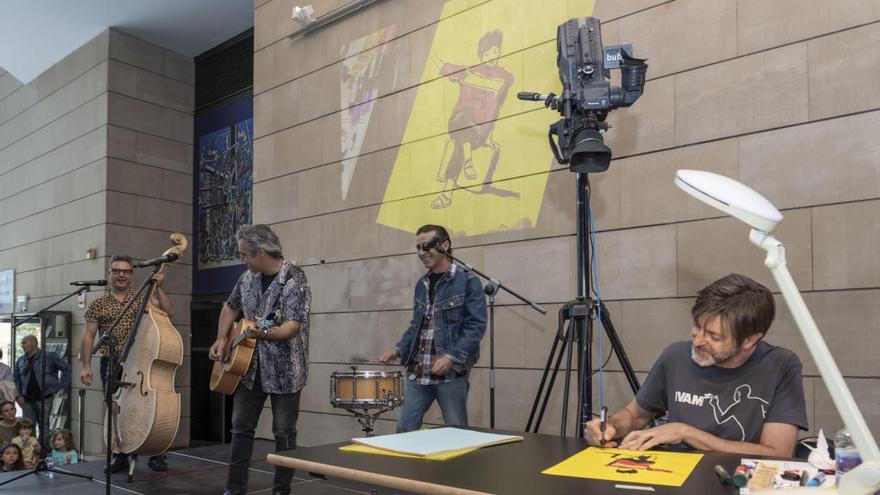 Paco Roca llena el IVAM para el Día de los Museos