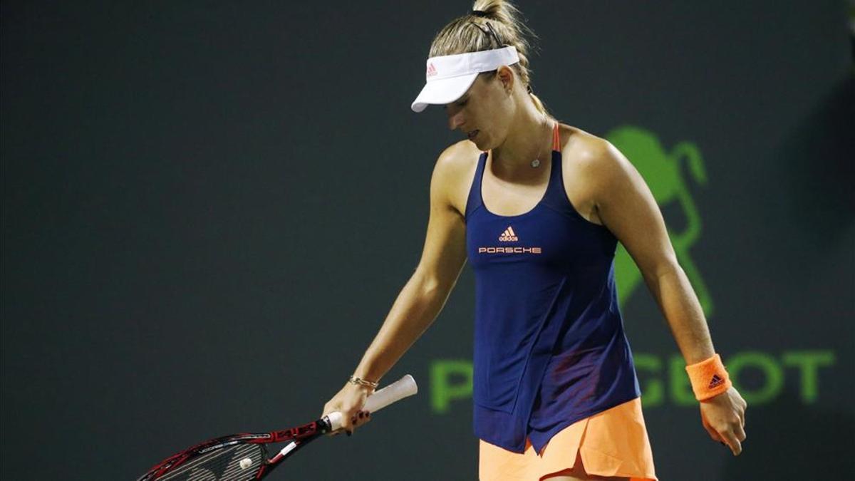 Kerber, cabizbaja tras caer contra Williams