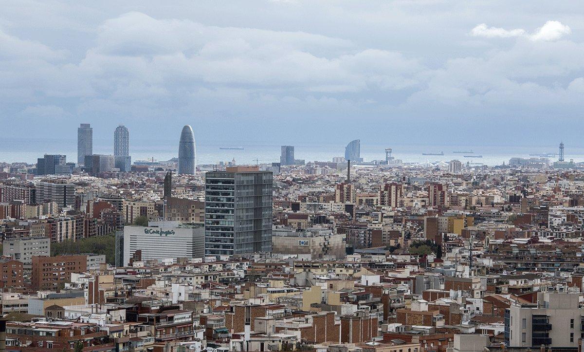 Vista general de Barcelona desde el mirador de Torre Baró.