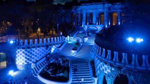 El parc Güell s’il·lumina de blau durant tres dies