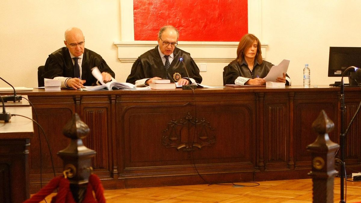 Magistrados de la Audiencia de Zamora durante un juicio.