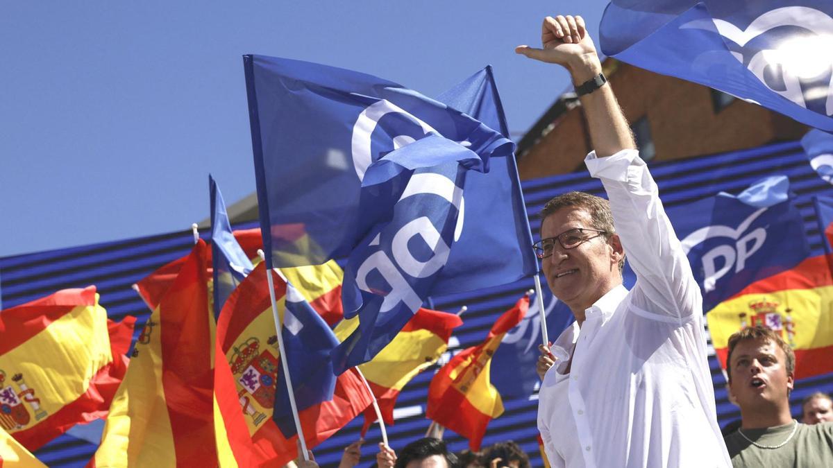 Feijóo en la manifestación contra las negociaciones sobre la amnistía en Madrid el 24 de septiembre.