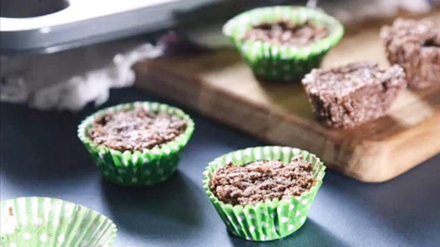 Mini cupcakes de chocolate sin horno.