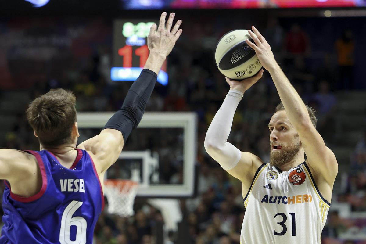 El Real Madrid, campeón de la Copa del Rey tras derrotar al Barça (93-85)