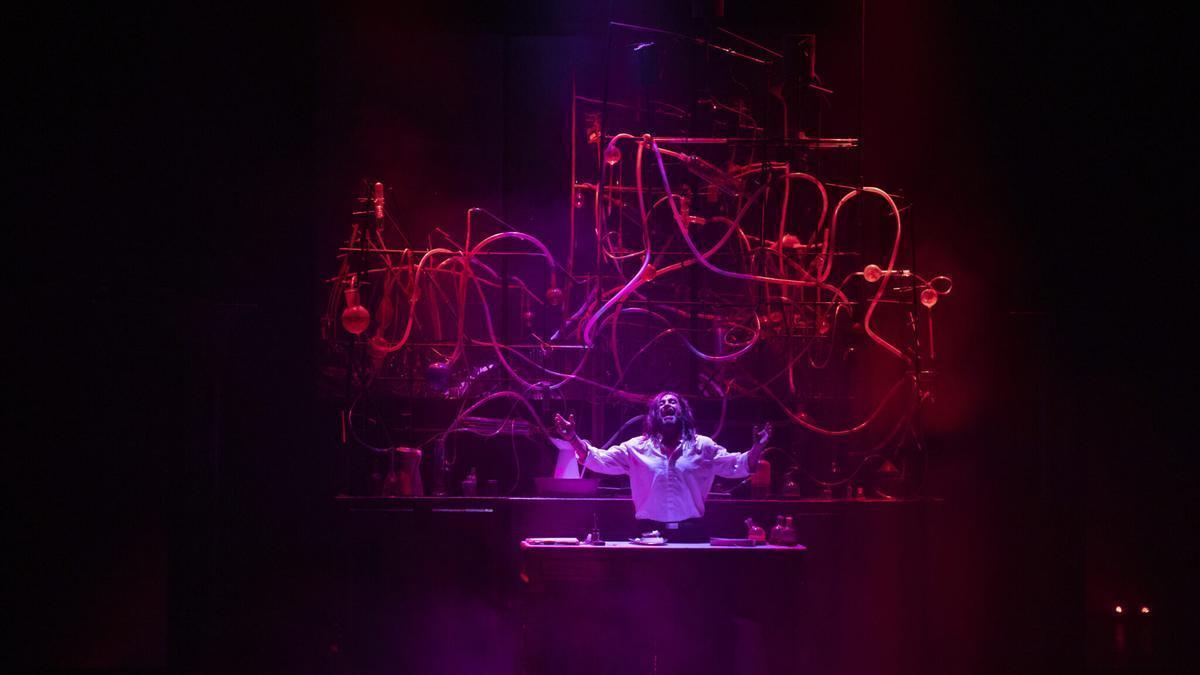 Una imagen comercial de "Jekyll &amp; Hyde".