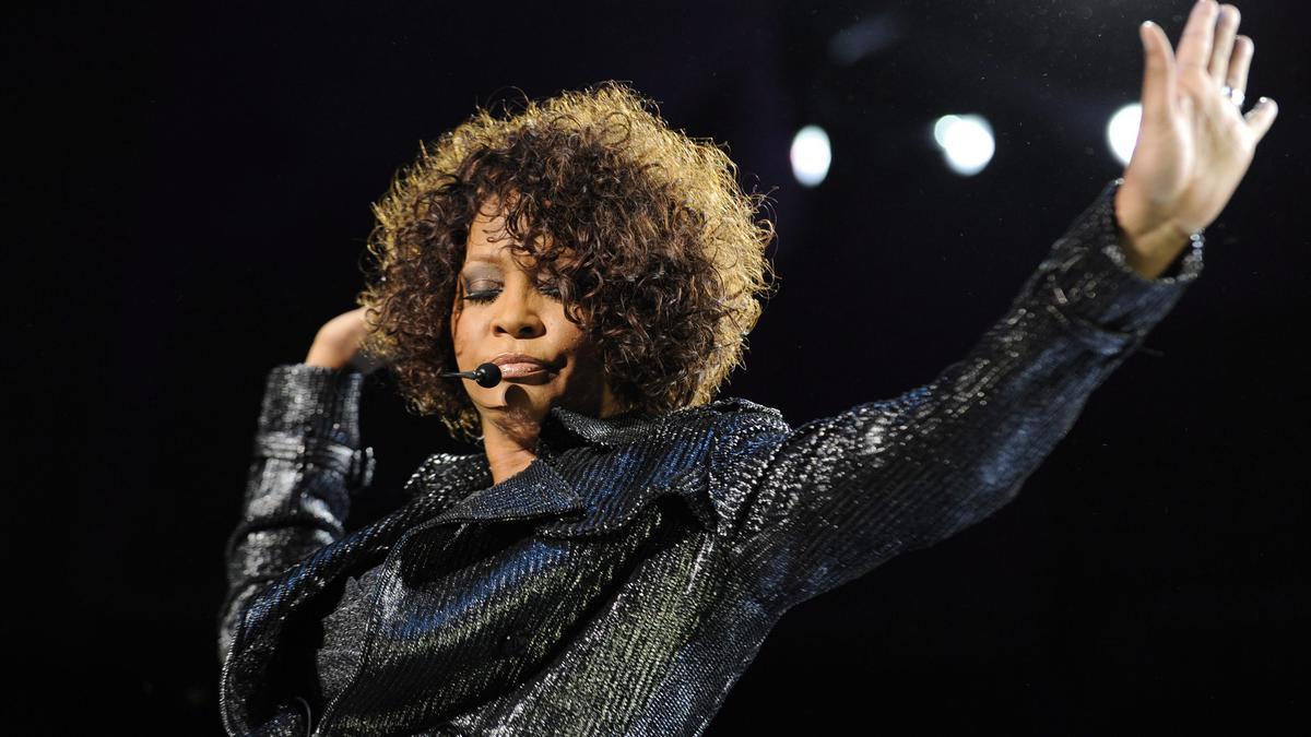 Diez años de expolio y sombras sobre la memoria de Whitney Houston.