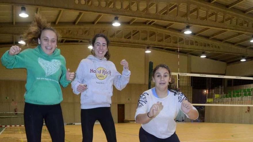 Las jugadoras del XAV no pudieron entrenar por el estado de la pista del Cabanillas. // Noé Parga