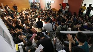 Estudiants de la Universitat Autònoma de Barcelona (UAB), en una jornada de protesta l’abril del 2013. 