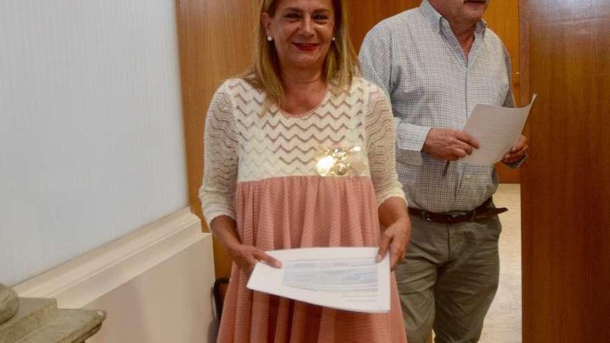 La presidenta de la Diputación, Carmela Silva, y el vicepresidente, César Mosquera. // Rafa Vázquez