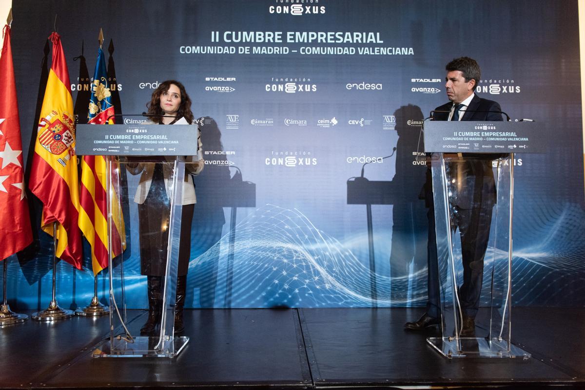 La presidenta de la Comunidad de Madrid, Isabel Díaz Ayuso, y el presidente de la Generalitat Valenciana, Carlos Mazón, intervienen en la II Cumbre Empresarial Comunidad de Madrid-Comunidad Valenciana, en el Real Casino de Madrid