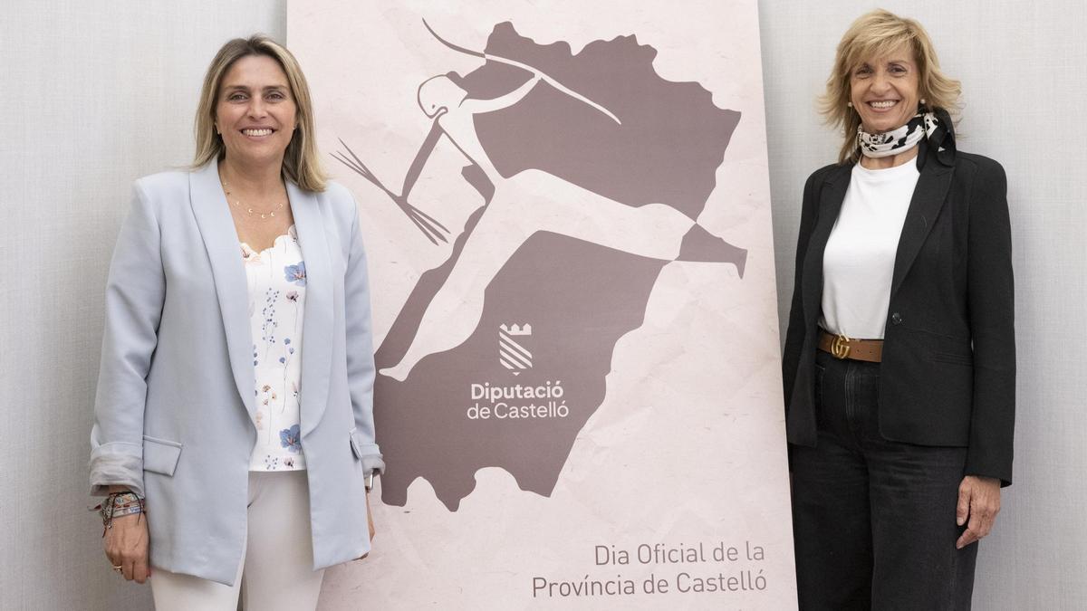 La doctora Juana Crespo, con la presidenta de la Diputación, Marta Barrachina.