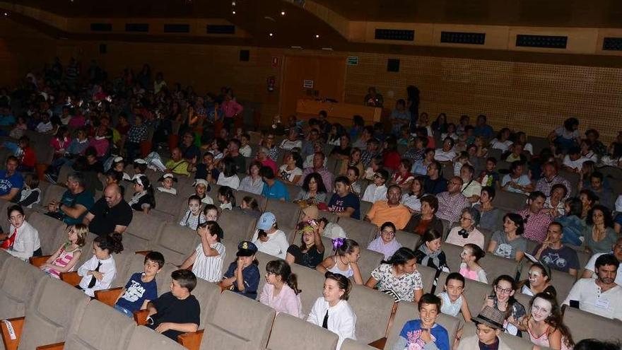 Unha das representacións de onte no Auditorio de Cangas. // Gonzalo Núñez