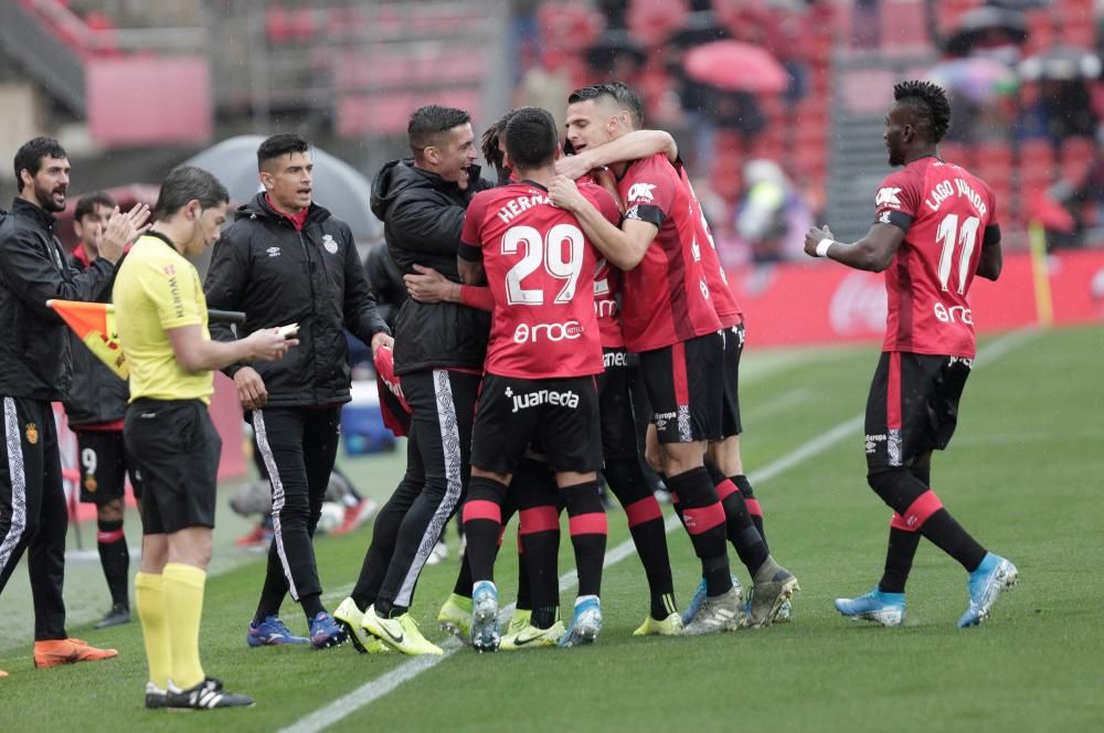 Un Mallorca desatado golea al Valencia