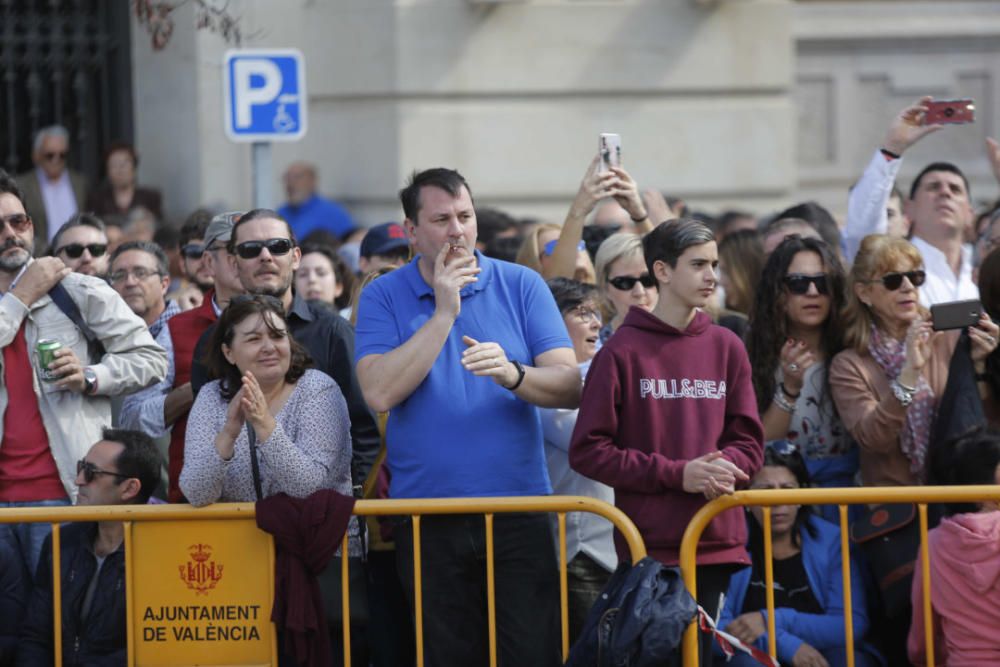 Búscate en el público de la mascletà del 1 de marzo