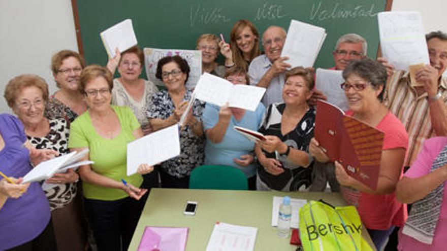 Los alumnos de las clases de alfabetización para mayores