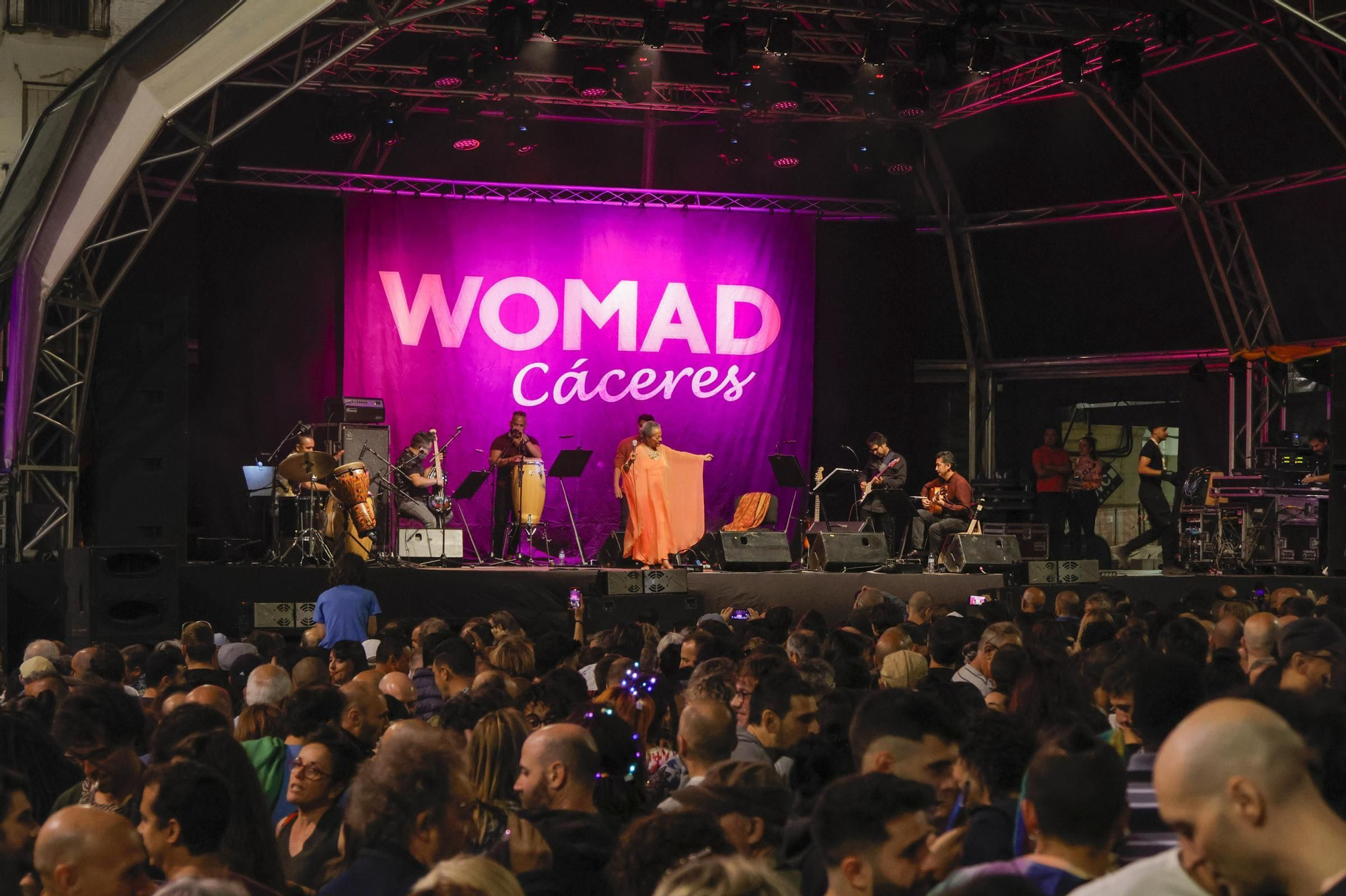 Así fue el primer día del festival Womad en Cáceres