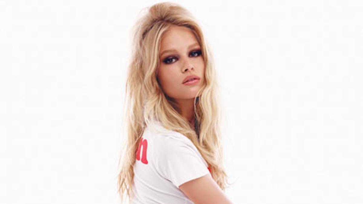 Anna Ewers Pirelli 2015