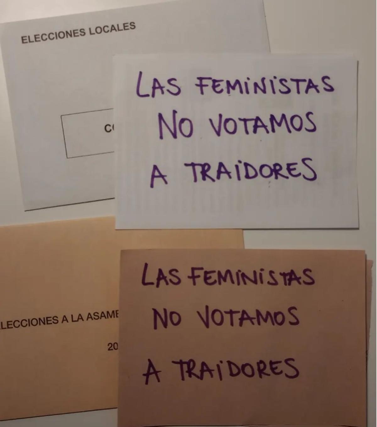 Una votante en Badajoz comparte su voto en redes sociales