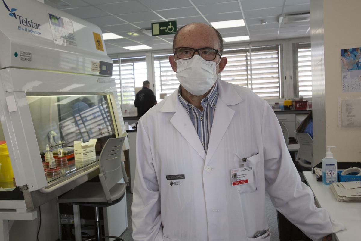 Juan Carlos García, jefe de Microbiología