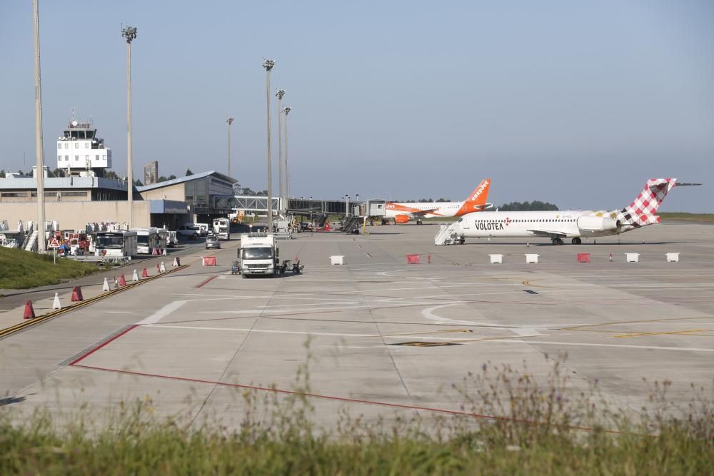El Aeropuerto de Asturias moderniza su dispositivo antiniebla
