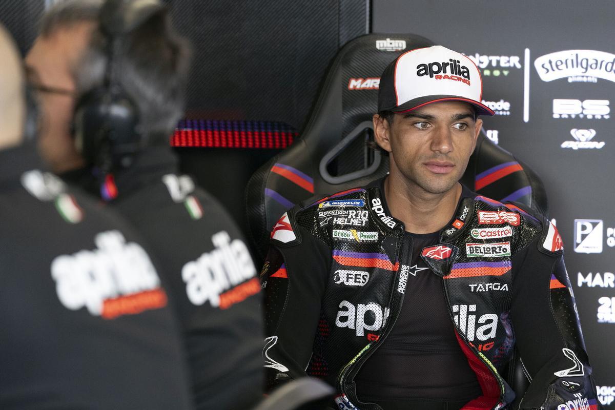 Towcester (Reino Unido), 08/08/2026.- El español Jorge Martín (Aprilia RS-GP), que logró una clara victoria en la carrera 'sprint' del Gran Premio de Gran Bretaña de MotoGP, en el circuito de Silverstone, después de adjudicarse también la 'pole position'. EFE/EPA/TIM KEETON