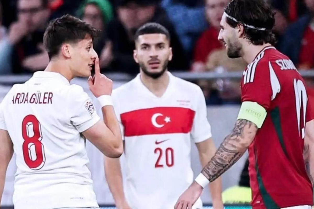 Arda Güler, jugador turco del Real Madrid, manda callar a Szoboszlai, húngaro del Liverpool.