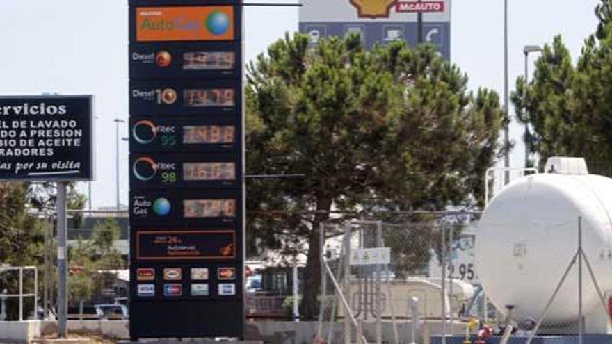 El precio de la gasolina actual es un 1% superior al de enero