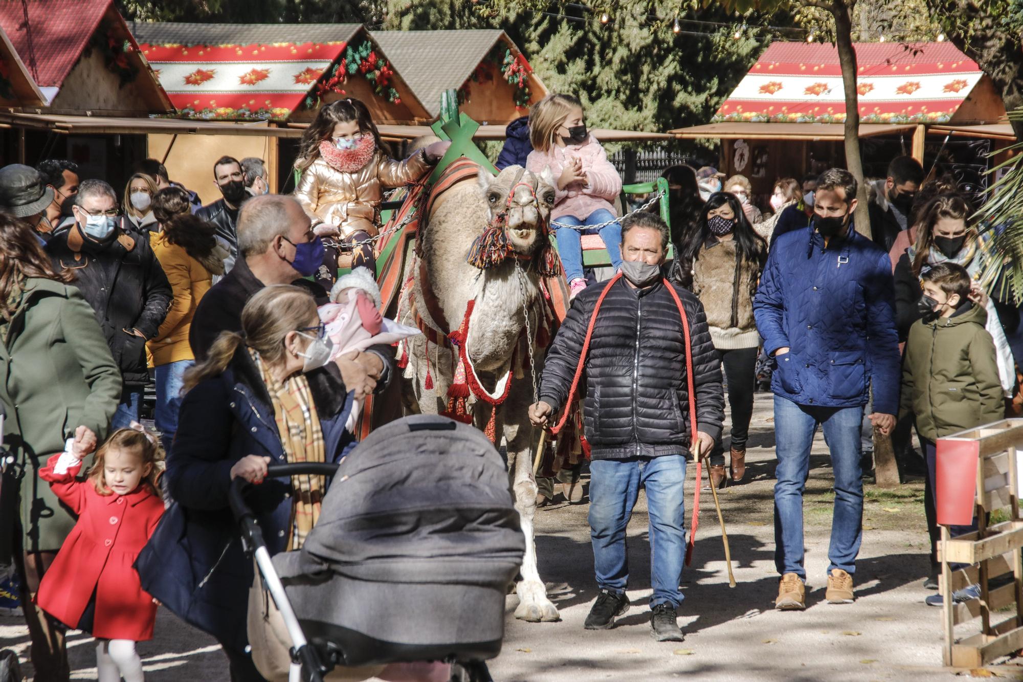 El Mercat de Nadal viste la Glorieta de oferta comercial y ocio