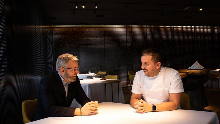 El restaurante de Padrón recomendado por Dabiz Muñoz por su cocina a la brasa: "Es lo más, tiene un 'twist' en lo que hace"