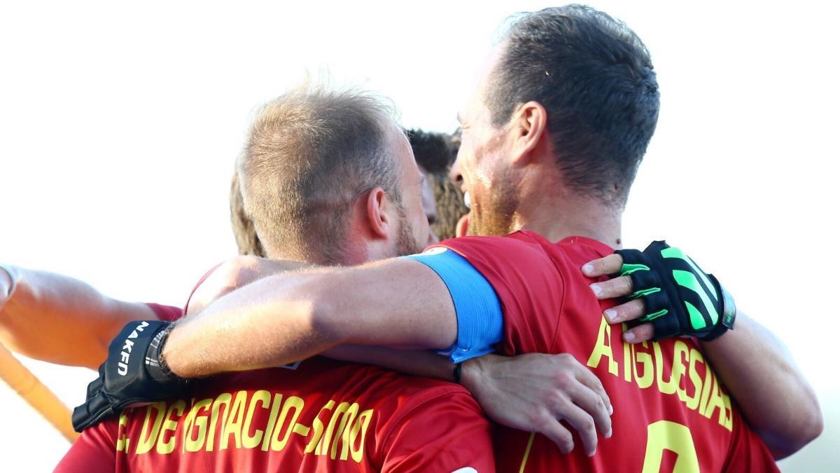 La selección celebra uno de los tantos