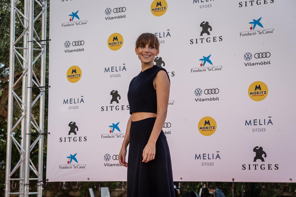 Arranca el Festival de Cine de Sitges 2020 y Aura Garrido eclipsa la primera jornada de alfombra roja