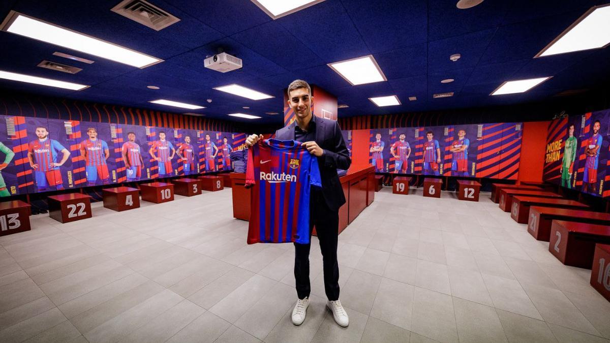Ferran Torres firma con el Barça hasta junio de 2027