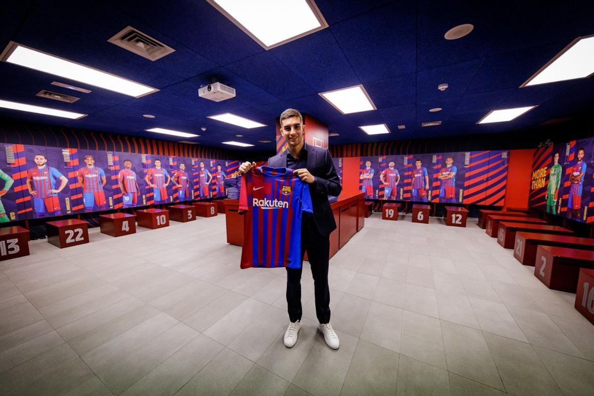 Ferran Torres, en el vestuario del Camp Nou.