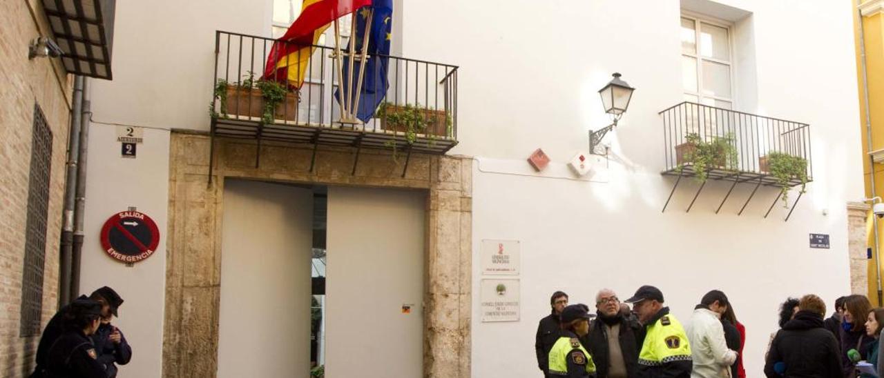 El Jurídic cuestiona que se actúe contra particulares por discriminar el valenciano