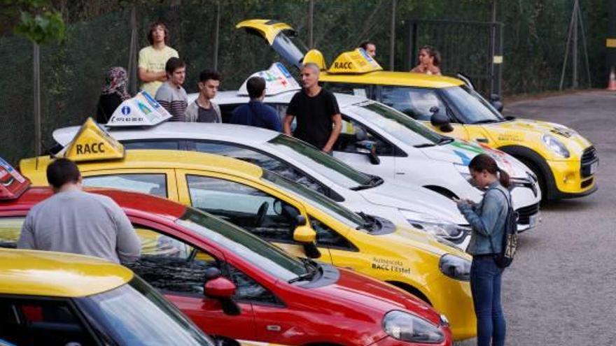 Professors de les autoescoles i alumnes, sense poder fer l&#039;examen durant la vaga de l&#039;any passat.