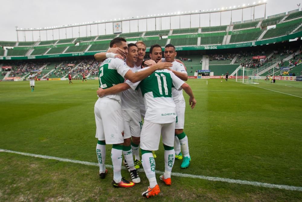 Elche y Nàstic empatan en el Martínez Valero