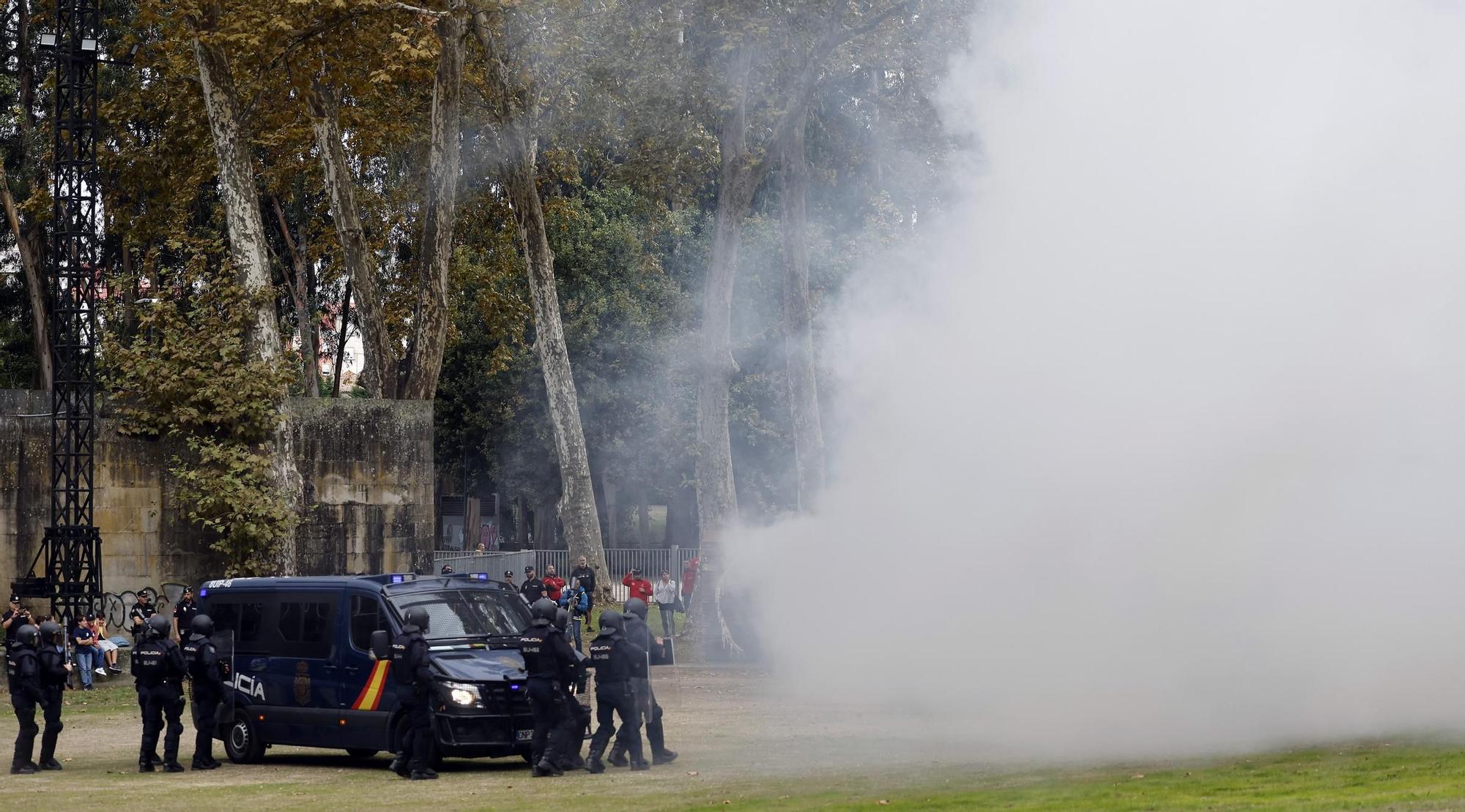 Exhibición de la Policía Nacional en el auditorio de Castrelos en Vigo