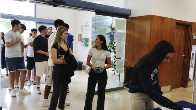Estudiantes en el inicio de curso.