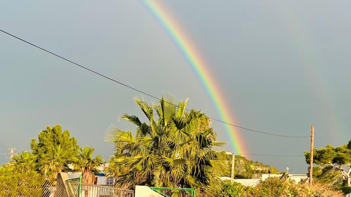 El arcoíris que ha aparecido estos días en el cielo de Ibiza