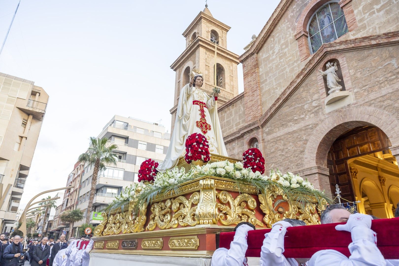 Emotivo Encuentro del Domingo de Resurrección en Torrevieja