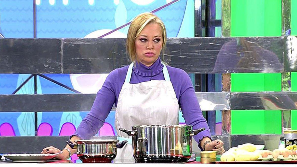 Belén Esteban cocinando su ensaladilla rusa en 'Sálvame'