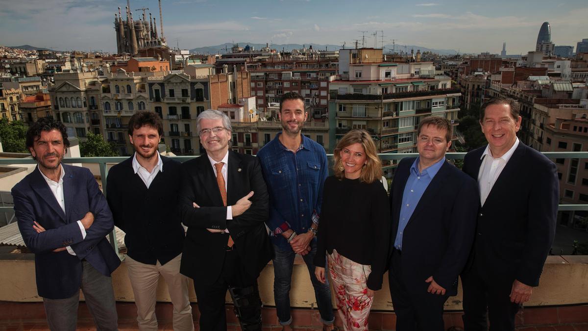 Los integrantes de la mesa +Debate, de izquierda a derecha: José María Gómez, Oriol Serra, Jordi Cornet, Eric Van Der Werff, Blanca Sorigué, Luis Escobedo y Nicolas Mouze.