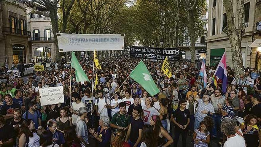 Asistentes a la manifestación que el pasado 23 de septiembre recorrió Palma para protestar contra la masificación turística.