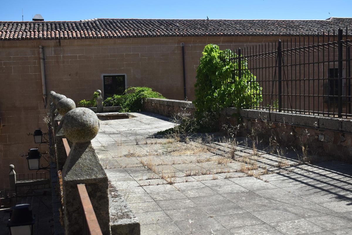 Galería | Los jardines de Cristina Ulloa de Cáceres, cerrados por seguridad