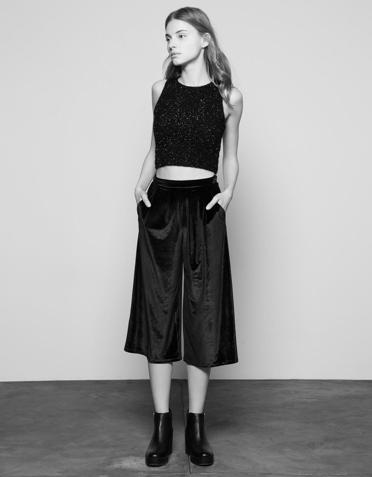 Pantalón culotte terciopelo de Bershka (25,99€)
