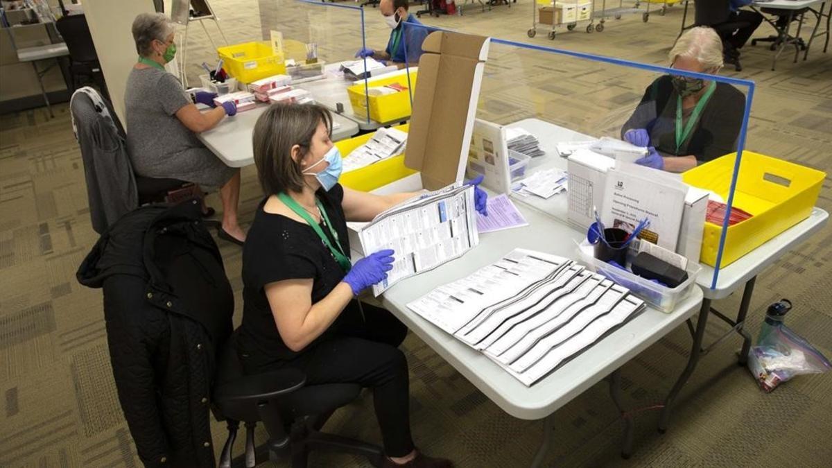 Centro de recuento de votos en Washington.